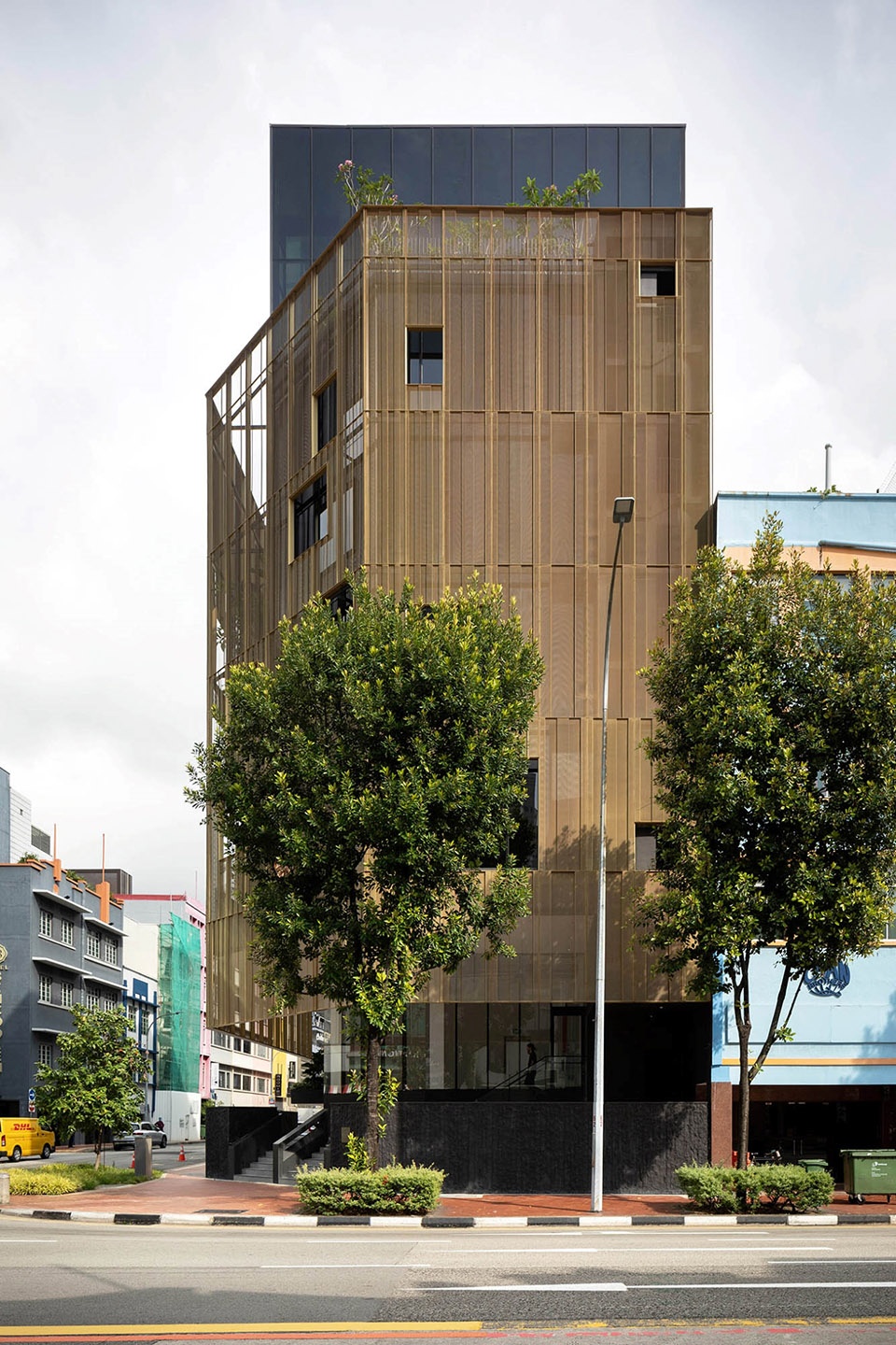 garden curtain wall by formwerkz architects