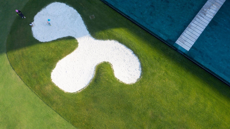 aranya sea mirror garden by zscape