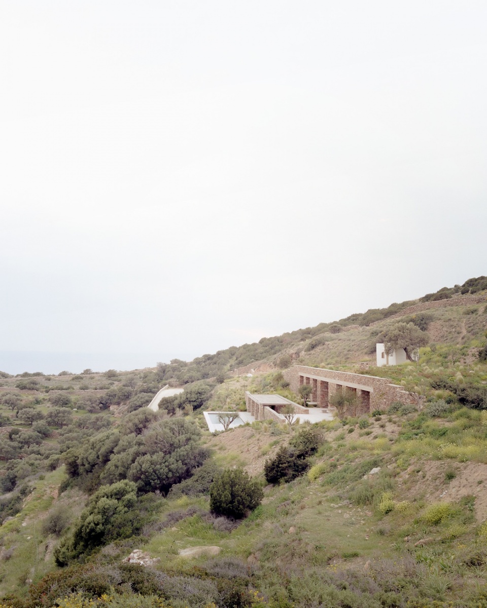 beneath the earth fysika by alexandre pavlidis architect