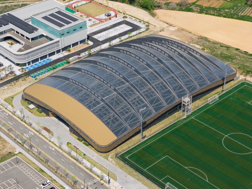 KOREAN FOOTBALL PARK by UNS