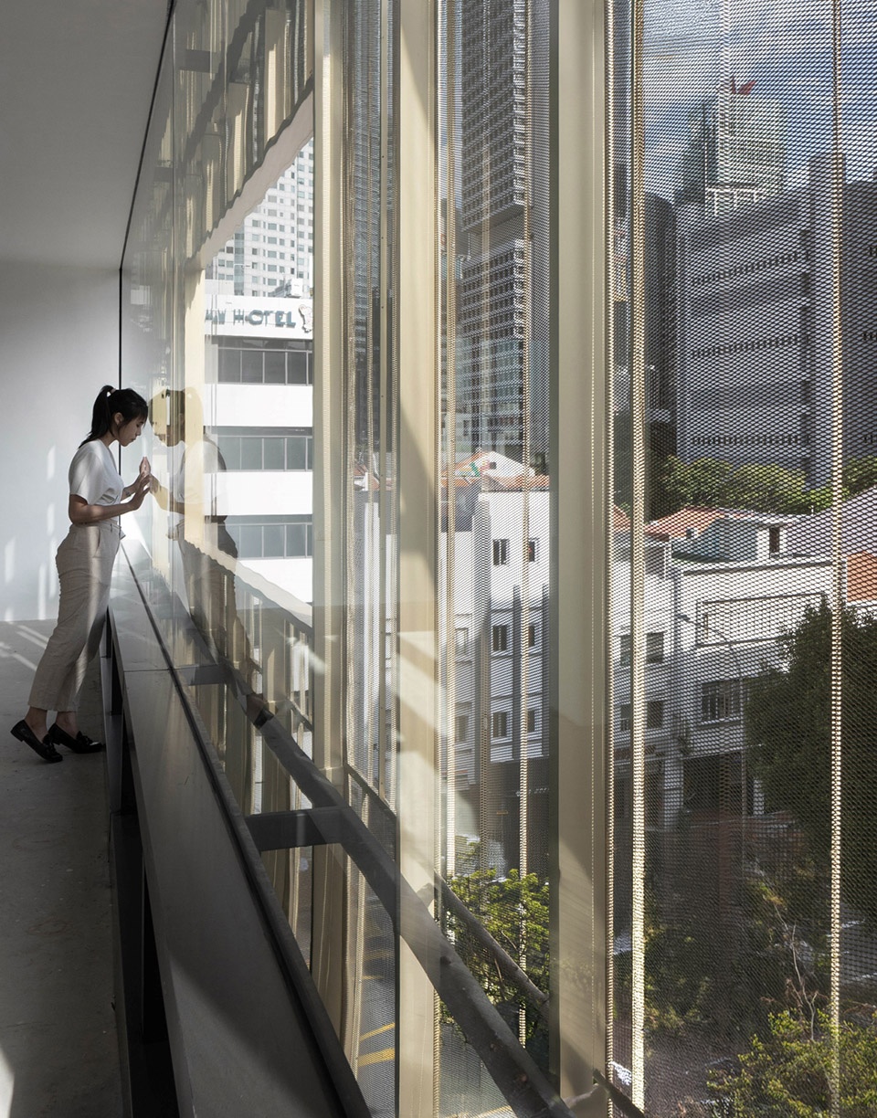garden curtain wall by formwerkz architects