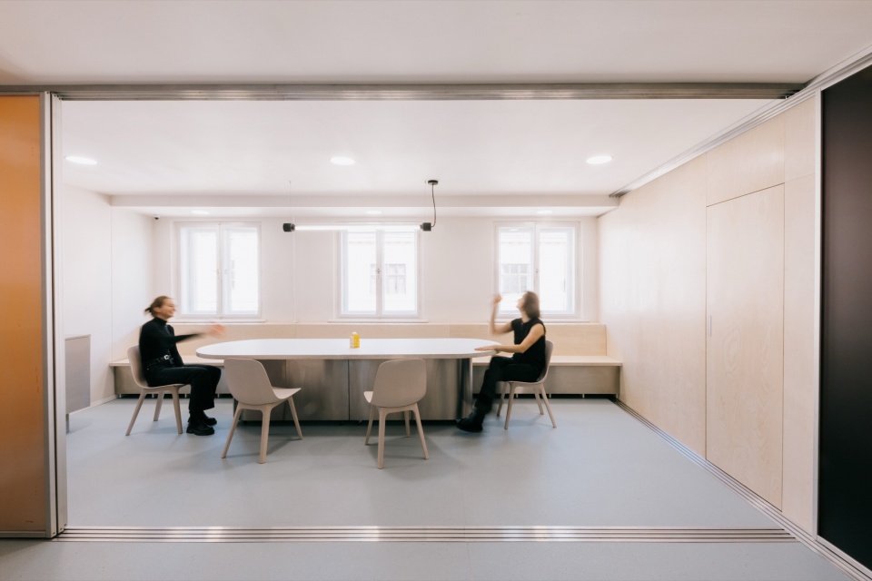 popstar tea space by holky rady architekturu