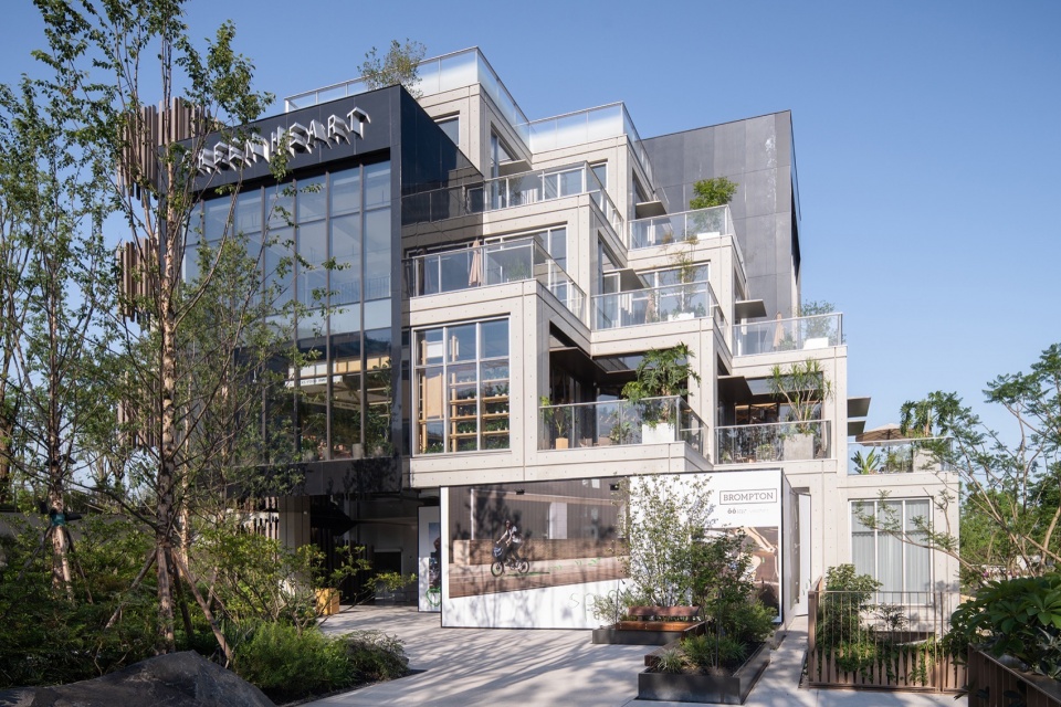 Green Heart Commercial Complex A4X Art Center by E Plus Design
