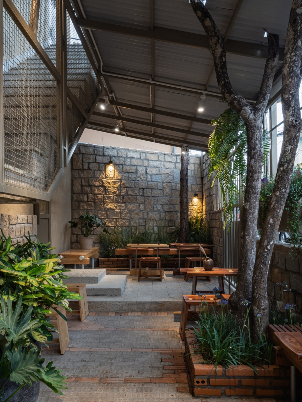 ate signature cafe by xuong xep