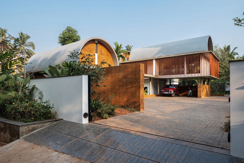 the stoic wall residence by lijo reny architects