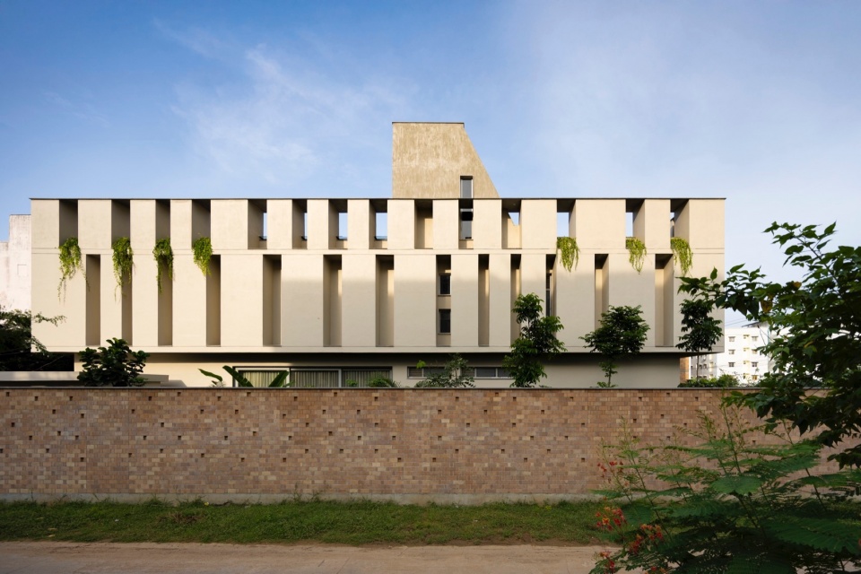 Twilight HOUSE by Architecture Paradigm