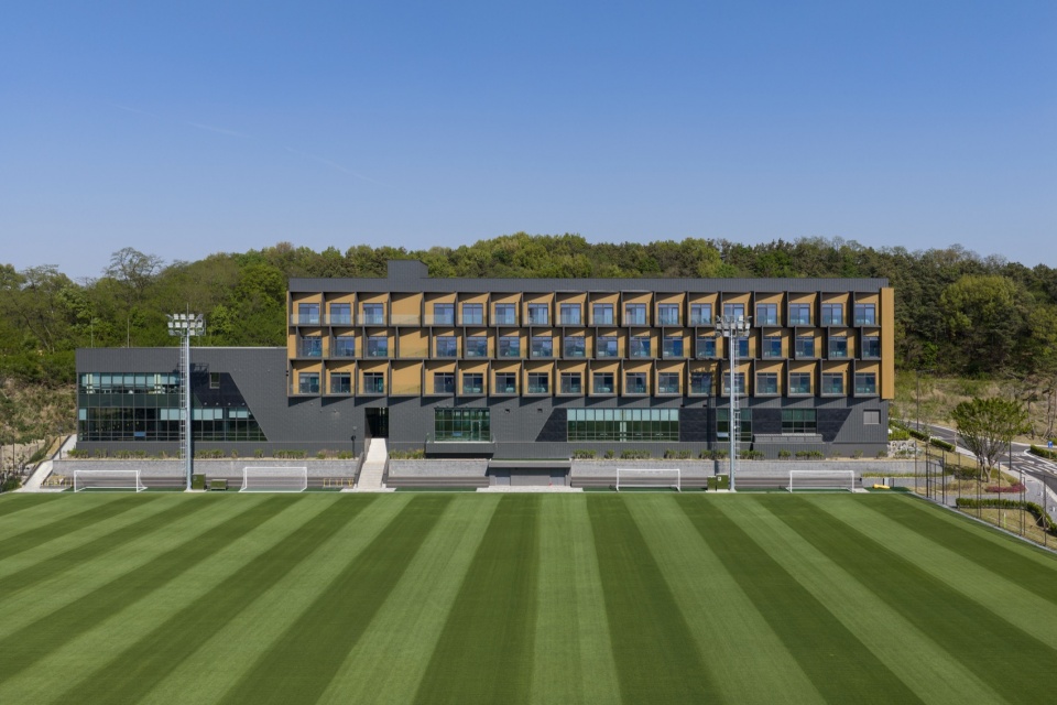 KOREAN FOOTBALL PARK by UNS