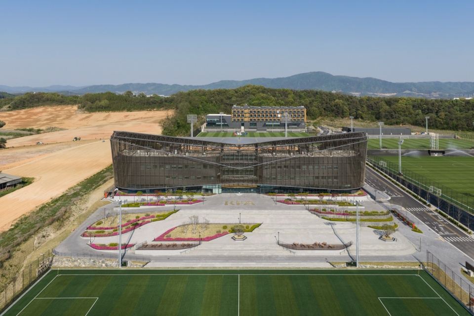 KOREAN FOOTBALL PARK by UNS