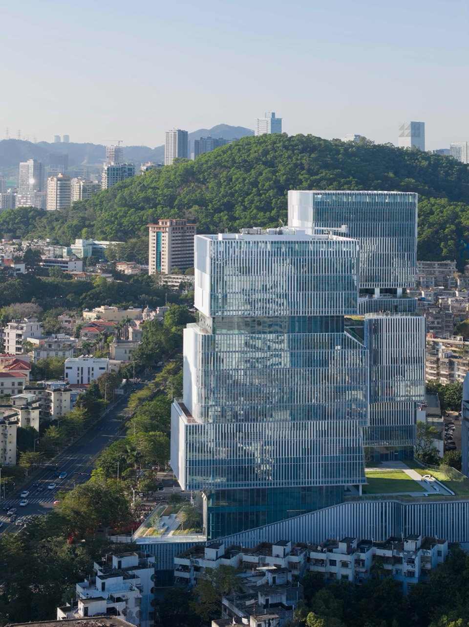 Luohu Library and Youth Activity Center by HHD Shenzhen Huahui Design iDEA