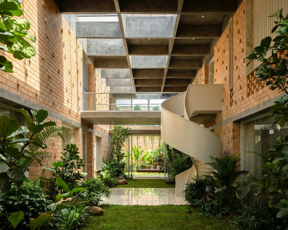Twilight HOUSE by Architecture Paradigm