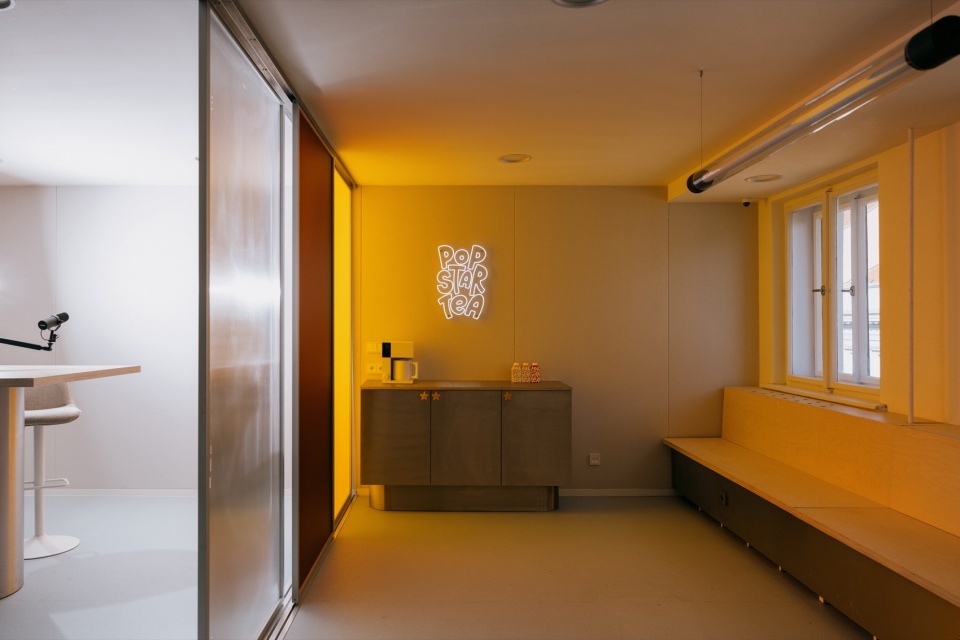 popstar tea space by holky rady architekturu