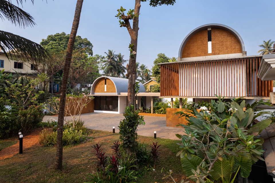 the stoic wall residence by lijo reny architects
