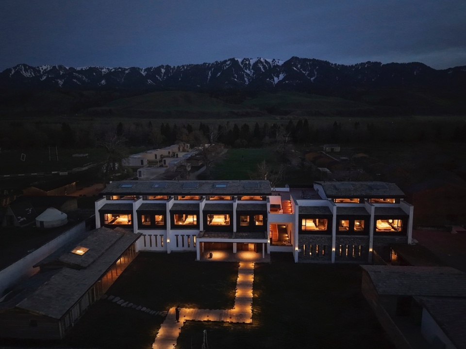 Daye Songshan Homestay by Shulin Architecture Design Studio