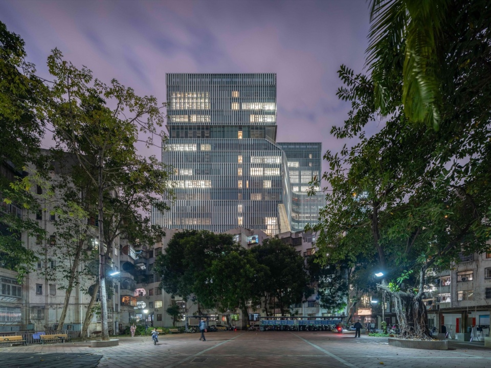 Luohu Library and Youth Activity Center by HHD Shenzhen Huahui Design iDEA