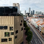 GARDEN CURTAIN WALL by Formwerkz Architects