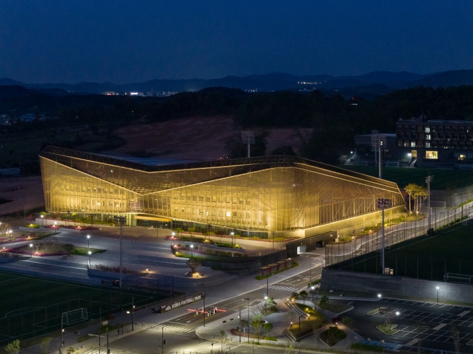 KOREAN FOOTBALL PARK by UNS