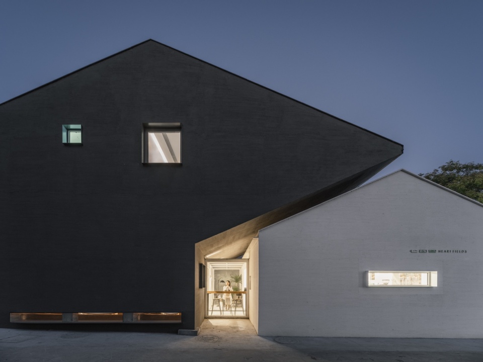 heart fields house over house by wutopia lab