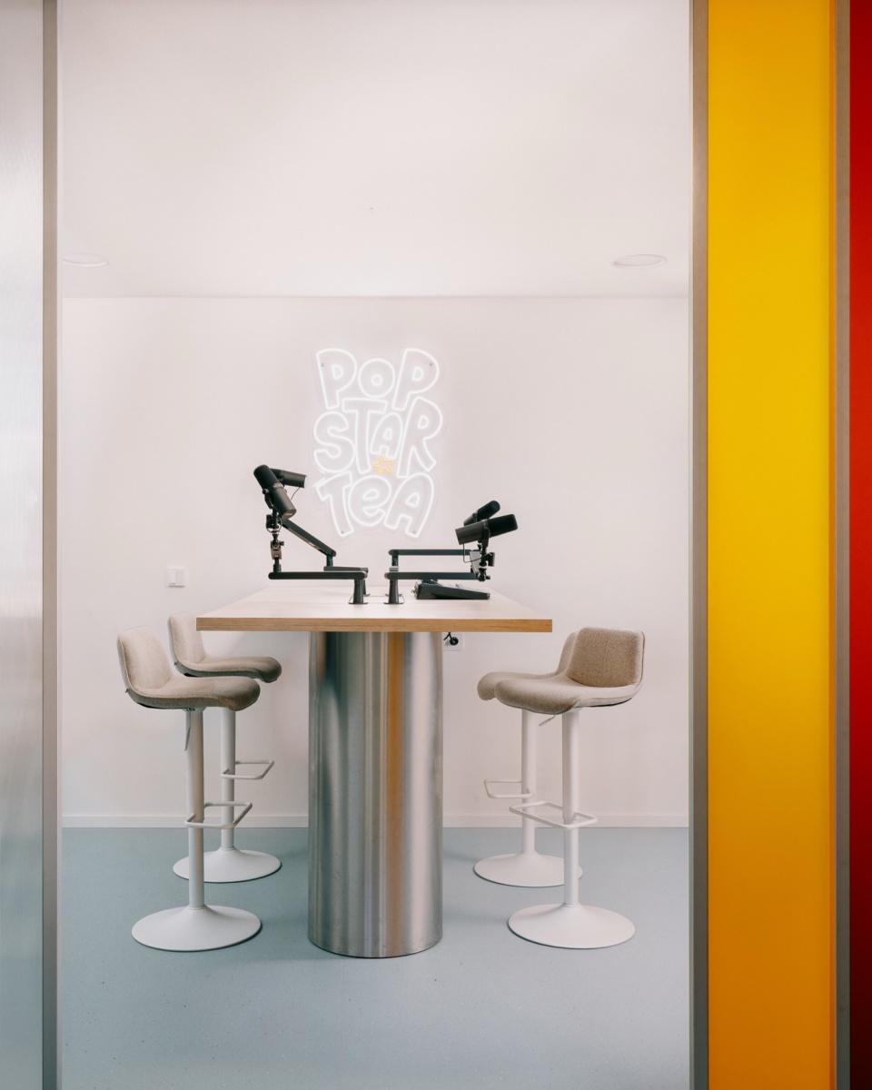 popstar tea space by holky rady architekturu
