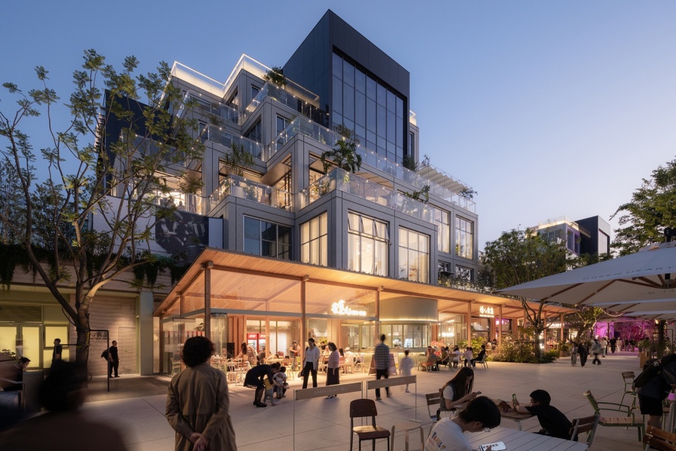 Green Heart Commercial Complex A4X Art Center by E Plus Design