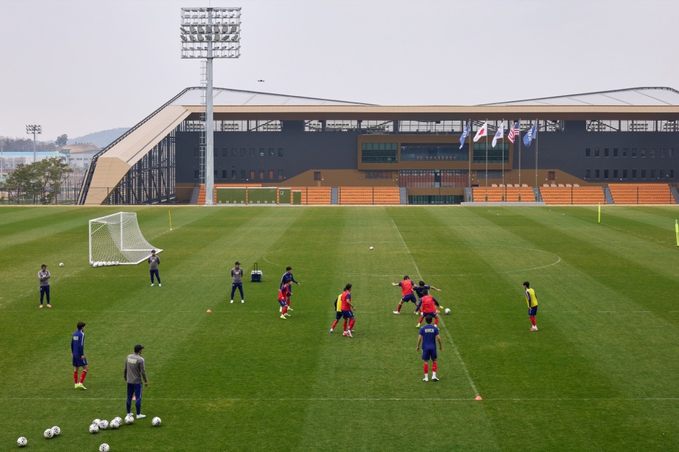 KOREAN FOOTBALL PARK by UNS