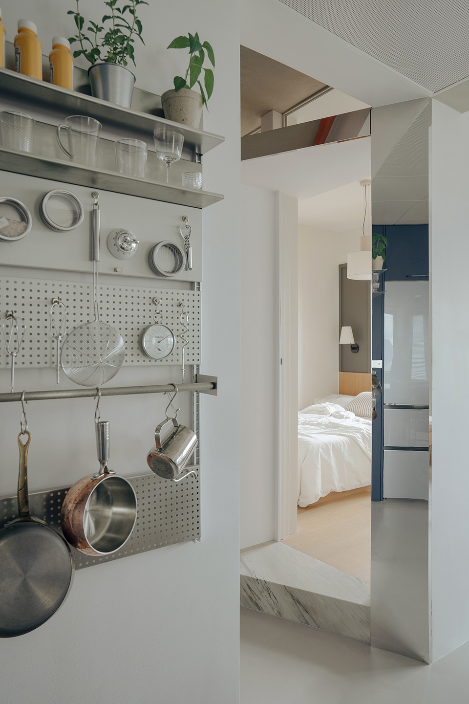 69 m2 Apartment Renovation by FUYUDI STUDIO