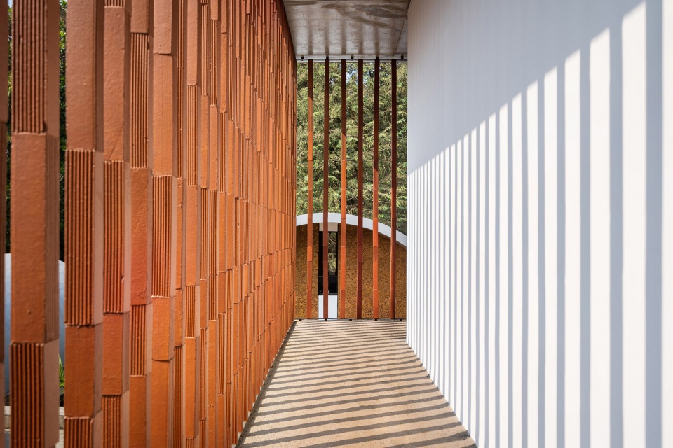the stoic wall residence by lijo reny architects