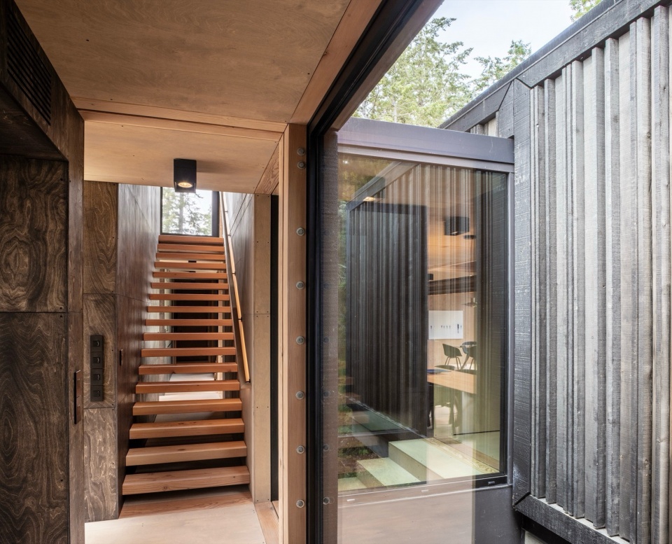 Discovery Bay House by Dekleva Gregoric Architects
