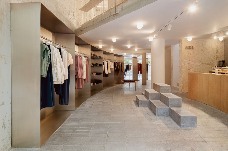 StoreWithAGap