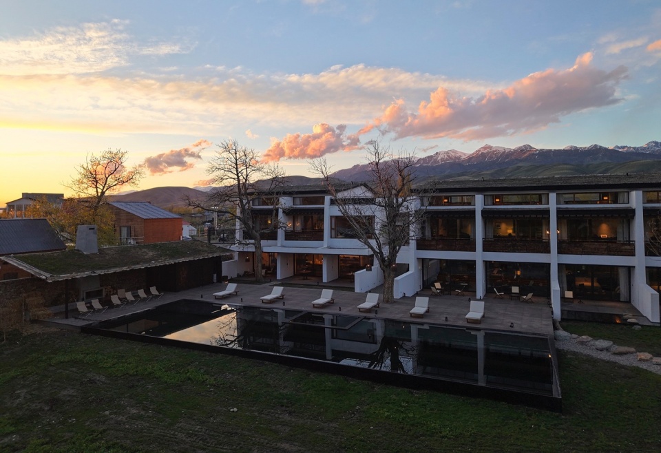 Daye Songshan Homestay by Shulin Architecture Design Studio