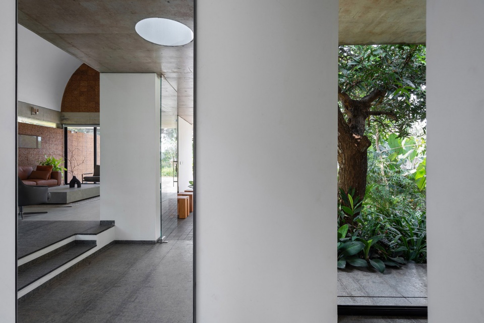 the stoic wall residence by lijo reny architects