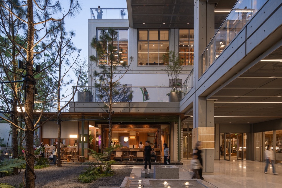 Green Heart Commercial Complex A4X Art Center by E Plus Design