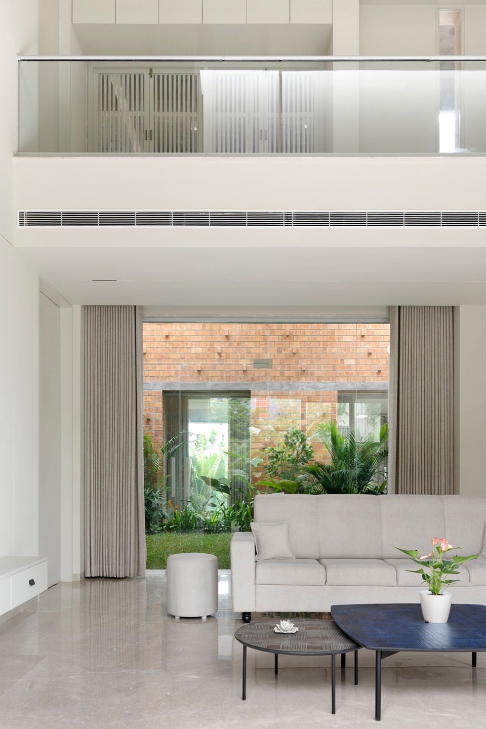Twilight HOUSE by Architecture Paradigm
