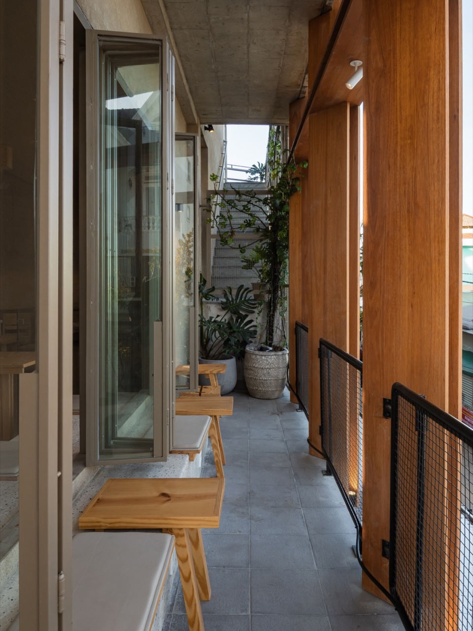 ate signature cafe by xuong xep