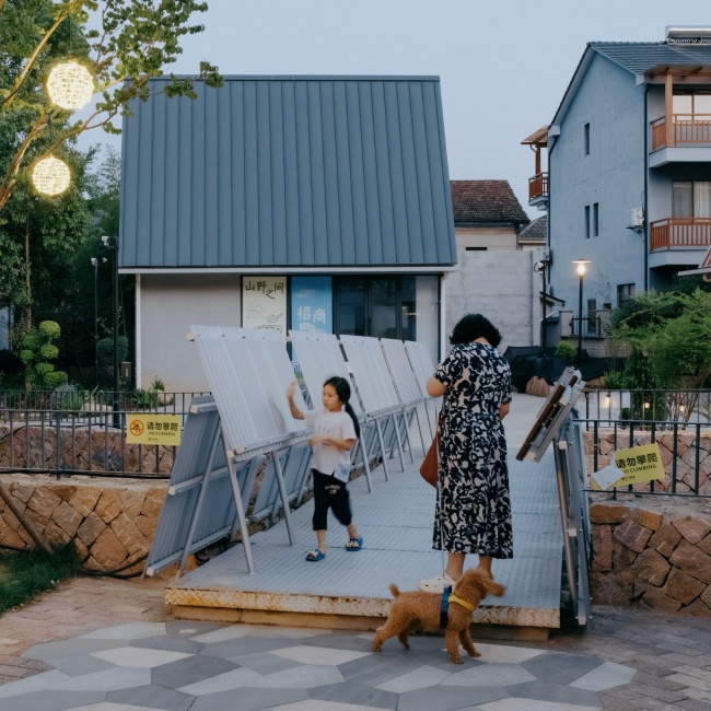 easel bridge by xbtw office