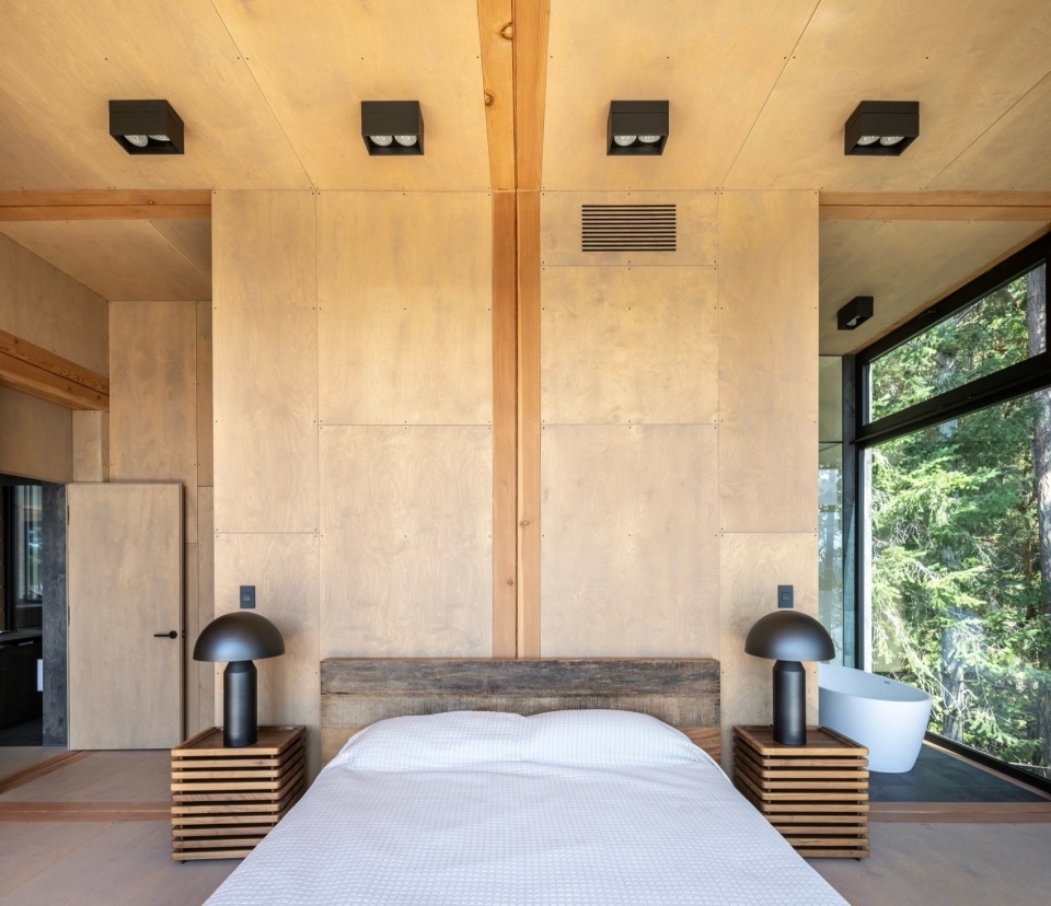 Discovery Bay House by Dekleva Gregoric Architects