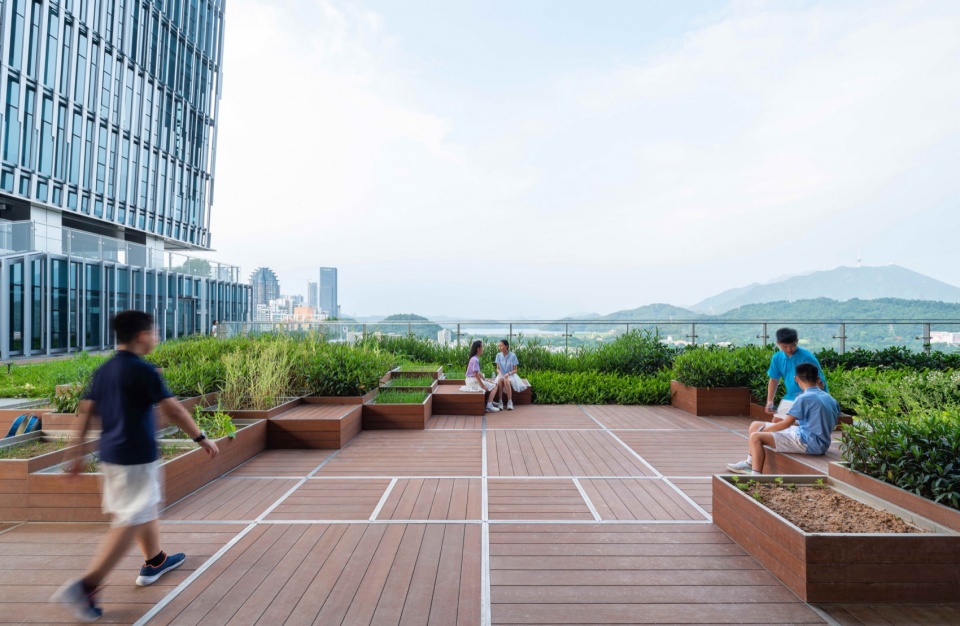 Luohu Library and Youth Activity Center by HHD Shenzhen Huahui Design iDEA