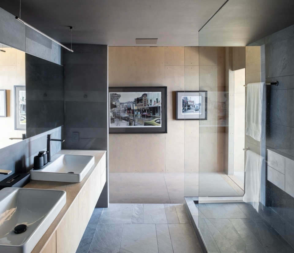 Discovery Bay House by Dekleva Gregoric Architects