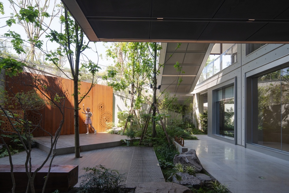 Green Heart Commercial Complex A4X Art Center by E Plus Design