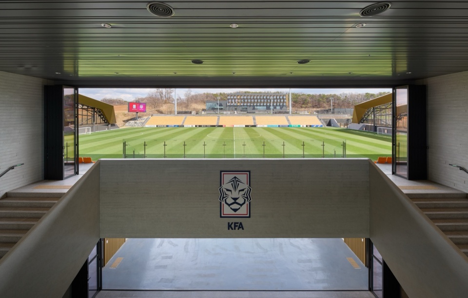 KOREAN FOOTBALL PARK by UNS