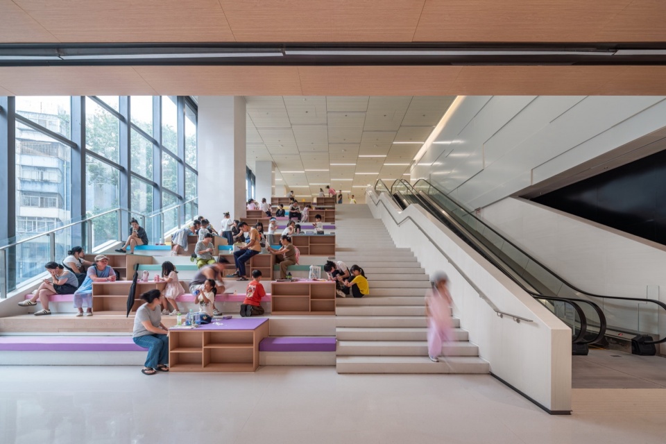 Luohu Library and Youth Activity Center by HHD Shenzhen Huahui Design iDEA