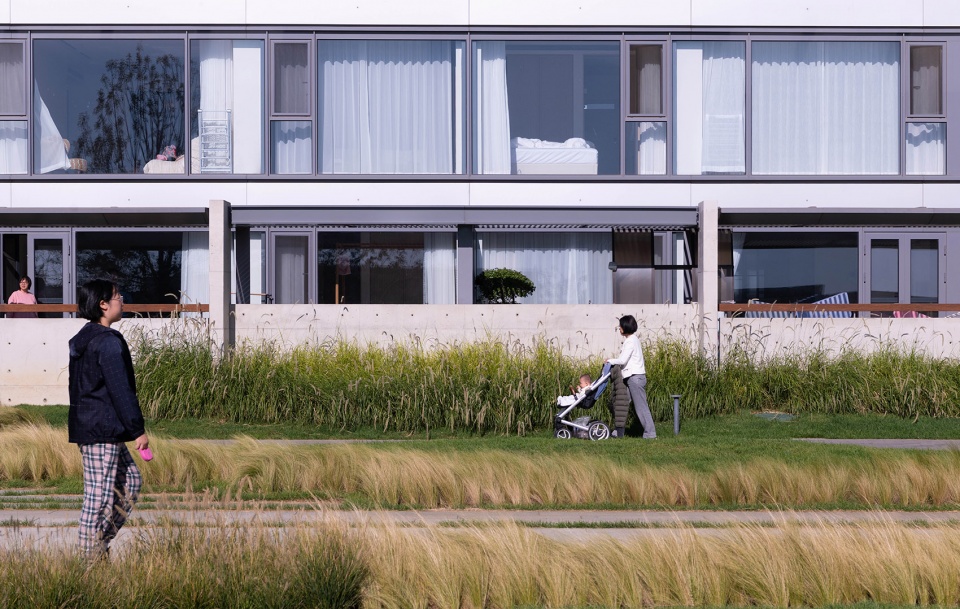 aranya sea mirror garden by zscape