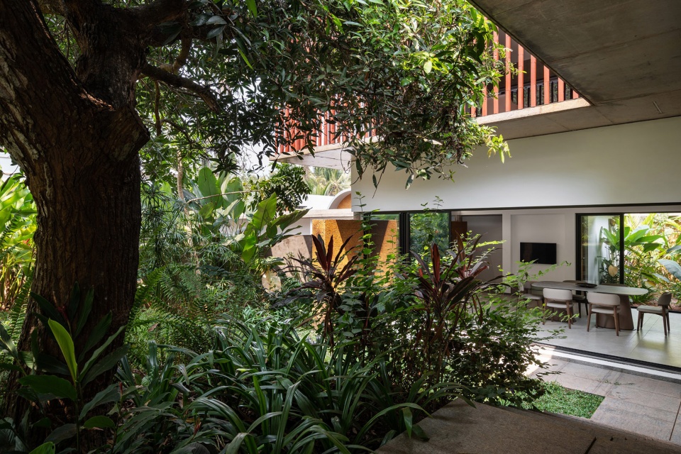 the stoic wall residence by lijo reny architects