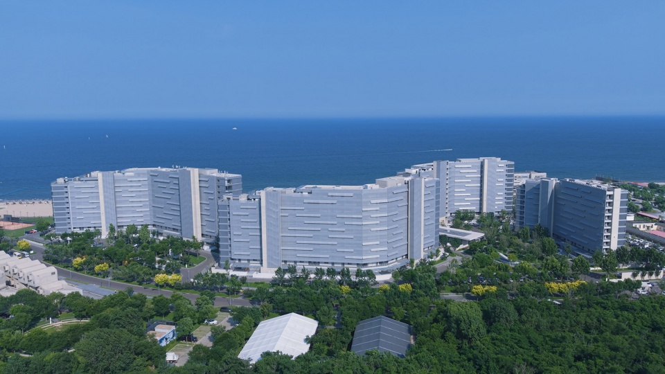 aranya sea mirror garden by zscape