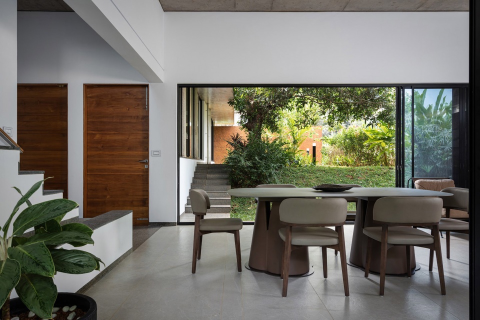 the stoic wall residence by lijo reny architects
