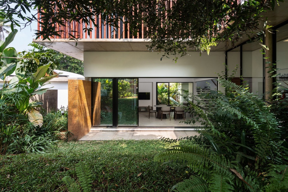 the stoic wall residence by lijo reny architects