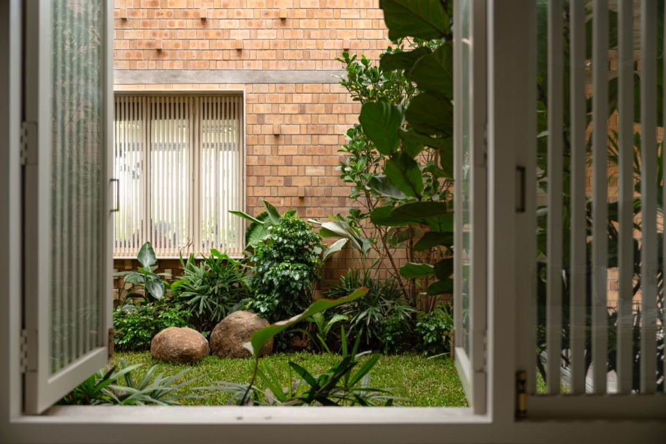 Twilight HOUSE by Architecture Paradigm