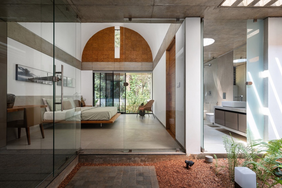 the stoic wall residence by lijo reny architects