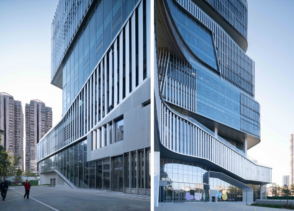 Luohu Library and Youth Activity Center by HHD Shenzhen Huahui Design iDEA