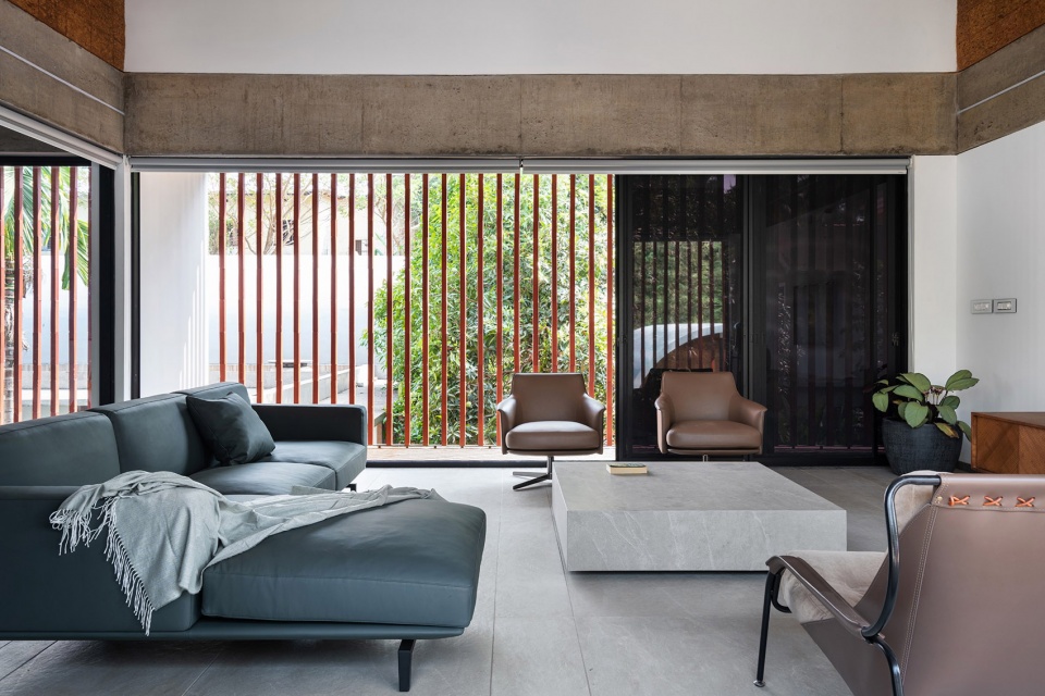 the stoic wall residence by lijo reny architects