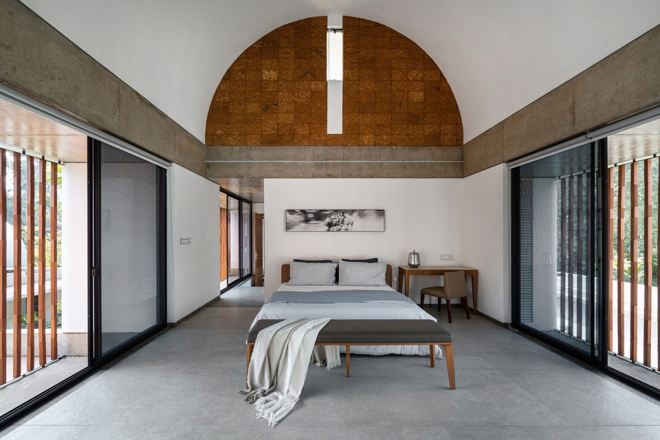 the stoic wall residence by lijo reny architects